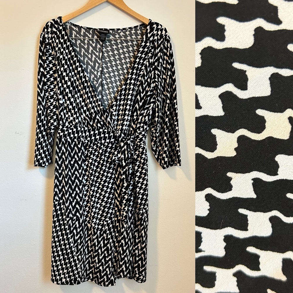 Lane Bryant 18/20 Women’s True Wrap Black/ White Print Vneck Dress